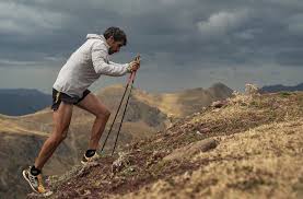 Guía de Bastones para Trail Running: Técnica y Elección