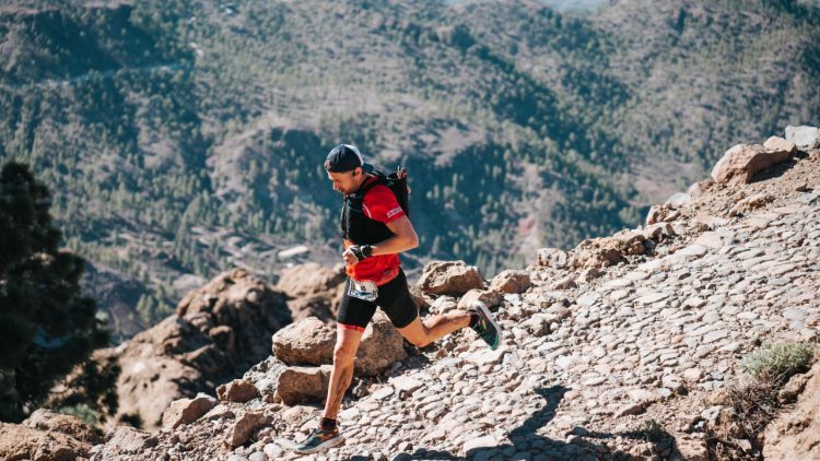 Entrenamiento Bajadas Trail Running: Fuerza Excéntrica y Propiocepción
